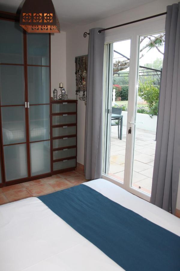 La Villa d'Olivène Cuers Esterno foto